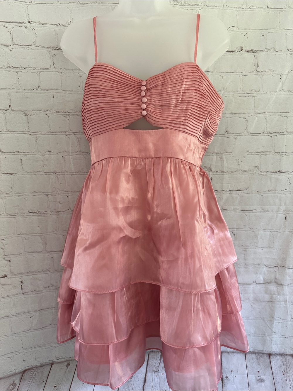 Francesca’s Mi ami Pink Satin Pin Tuck Tiered Spaghetti-Strap Dress size L - Picture 1 of 13